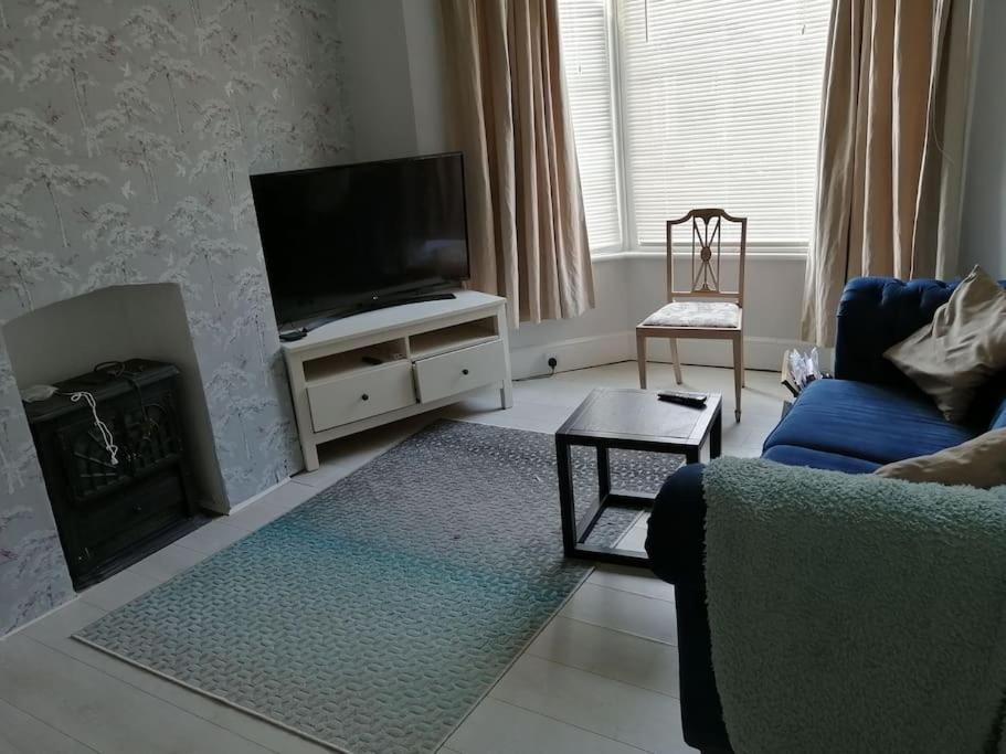 Seaside 2 Bed Terraced House With Garden Villa เฮสติงส์ ภายนอก รูปภาพ